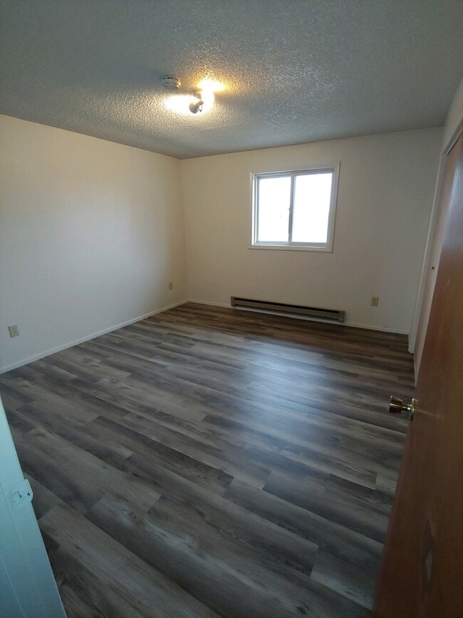 Building Photo - 2826 Baker Dr