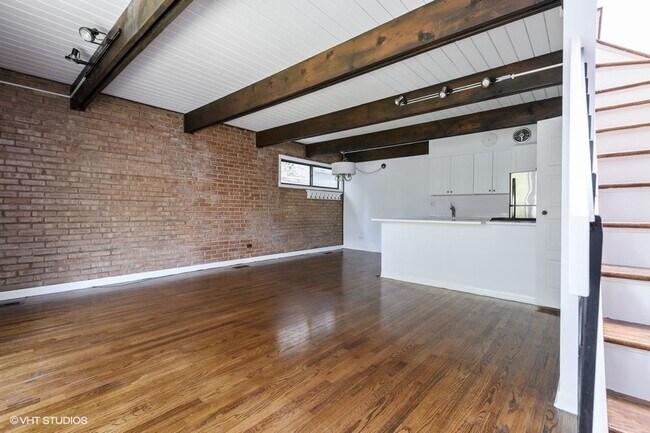 Building Photo - 1257 W Belden Ave