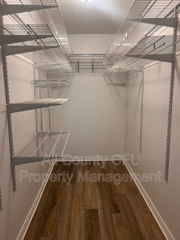 Building Photo - 630 Lilac Rd