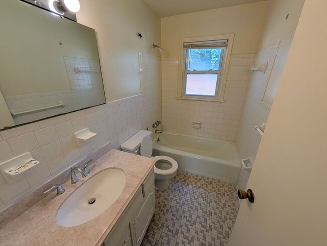 Photo - 3442 Heatherfield Dr House