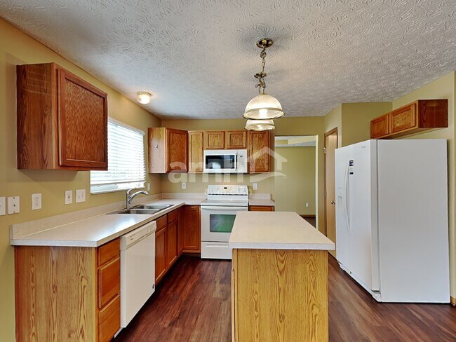 Building Photo - 494 Lockmead Dr