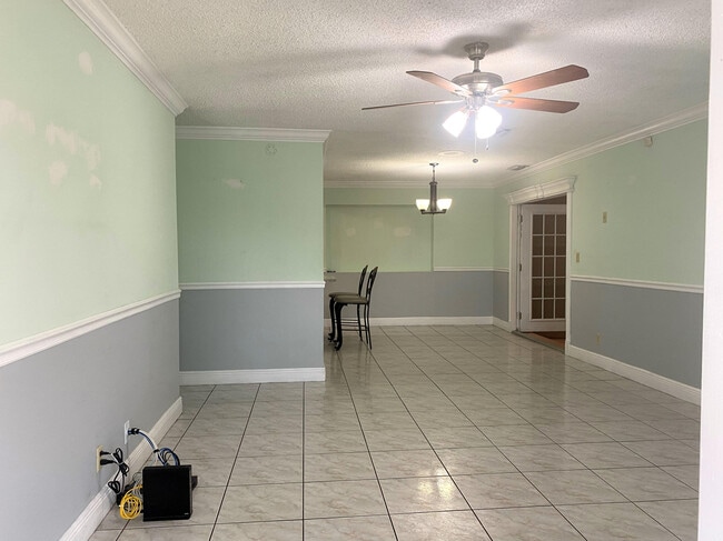 Foto del edificio - 2868 Lillian Ln