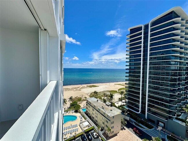 Foto del edificio - 1012 N Ocean Blvd