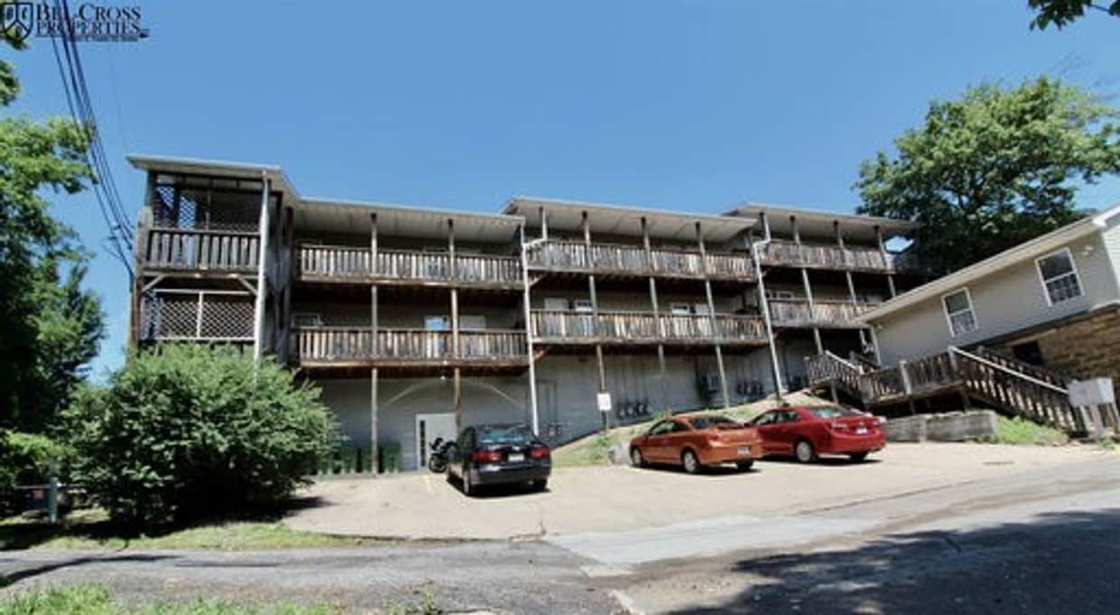 Building Photo - 357 Dille St