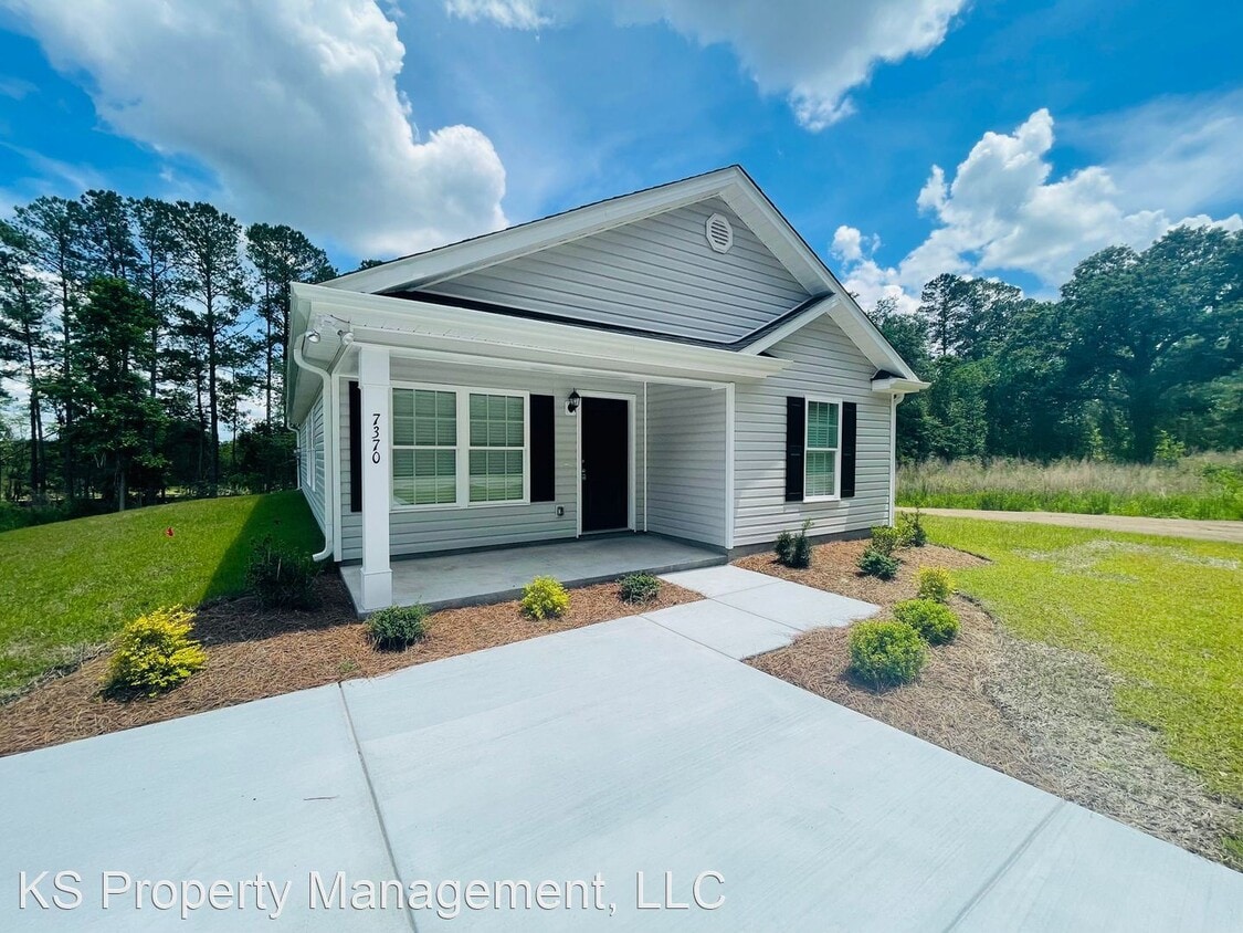 3 br, 2 bath House 7370 Hucks Road House Rental in Conway, SC