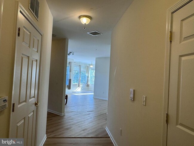 Foto del edificio - 821 Timberlake Dr