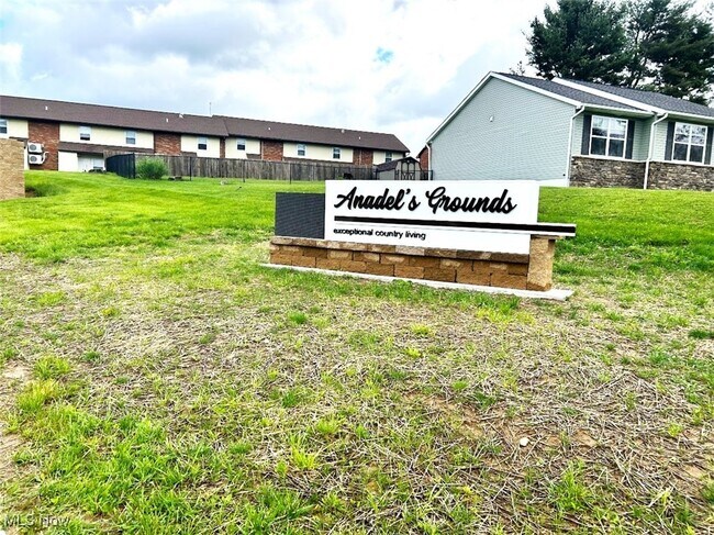 Foto del edificio - 201 Burton Dr