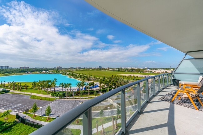 Balcony (Lagoon View) - SoLe Mia Rentals