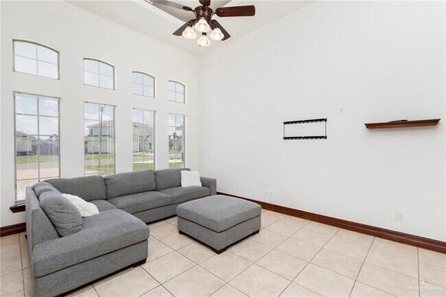 Foto del edificio - 1213 Rhett Dr