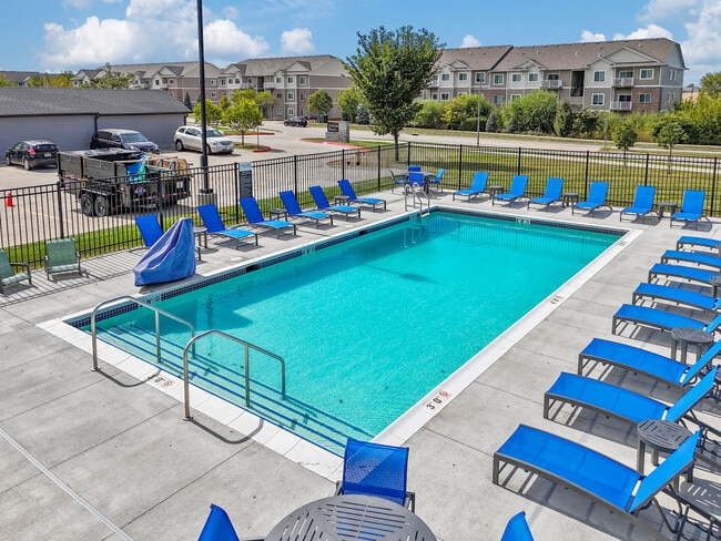Swimming Pool - Sterling Pointe Apartments