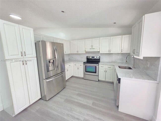 Foto del edificio - 5307 NW 93 Ave