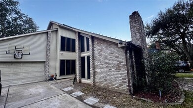 Building Photo - 21418 Park Mt Dr