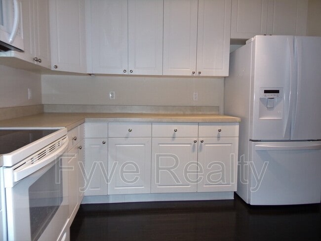 Building Photo - 3842 Carberry Dr