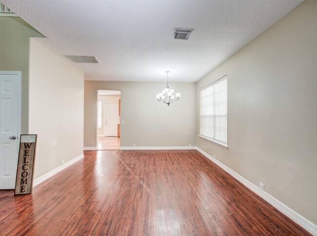 Foto del edificio - 419 Thorpe Springs Dr