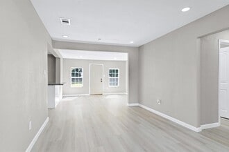 Building Photo - 4114 Hoffman St