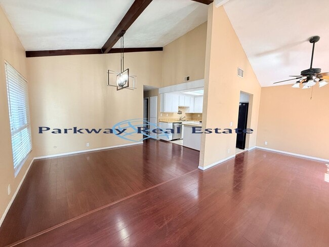 Foto del edificio - 2252 Durasno Ln