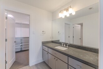 Building Photo - 7 Blairs Way