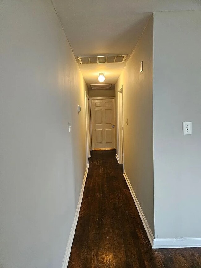 Foto del edificio - 1343 Hinton St