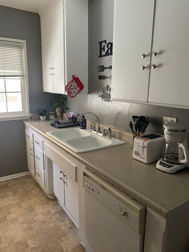 Foto del edificio - 1921 Chariton St