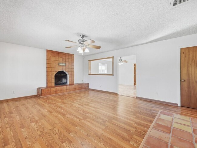 Foto del edificio - 5936 E Beverly St