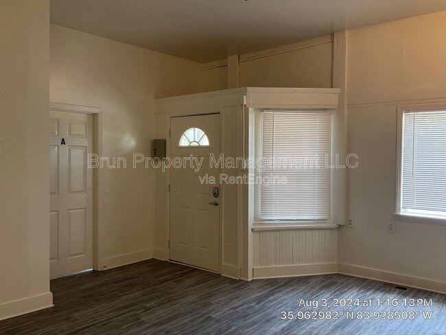 Building Photo - 1206 Forest Ave