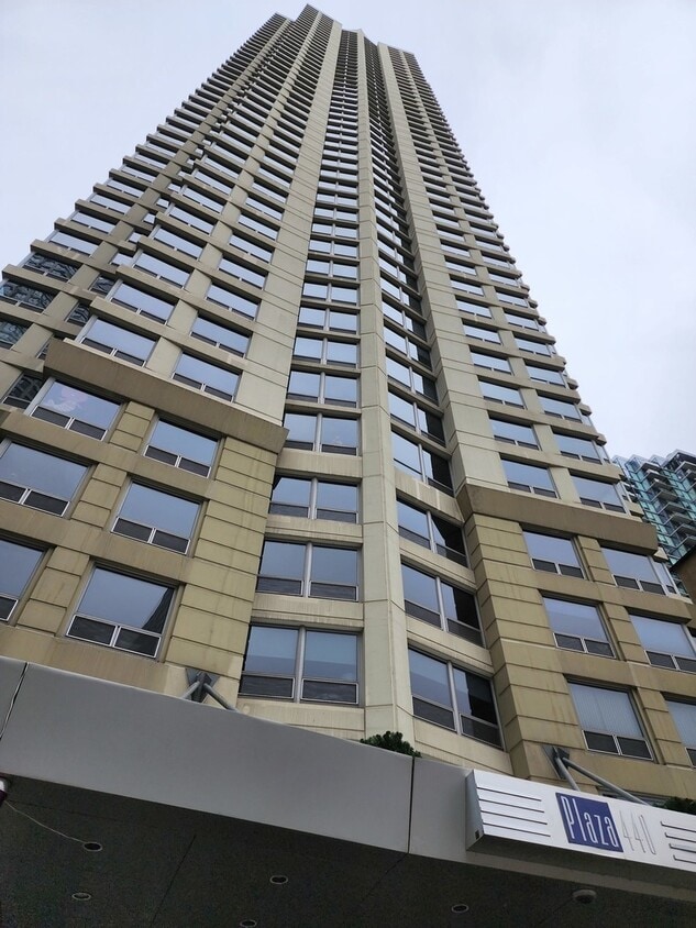 Primary Photo - 440 N Wabash Ave