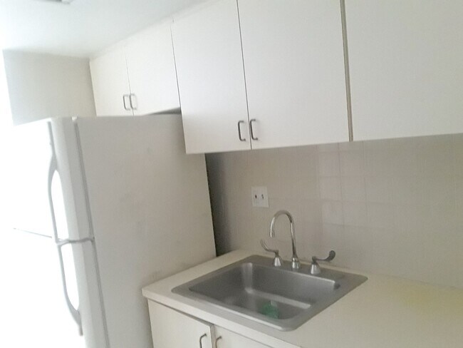 Foto del edificio - 4841 NW 7th St