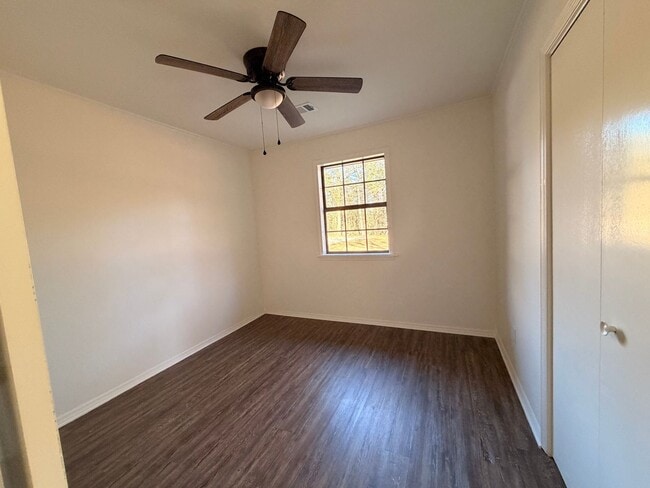 Foto del edificio - Welcome to this charming 4-bedroom, 2-bathroom home located in the scenic outskirts of Dover, AR.