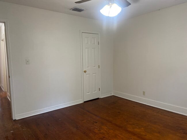 Building Photo - 6527 W 70th St