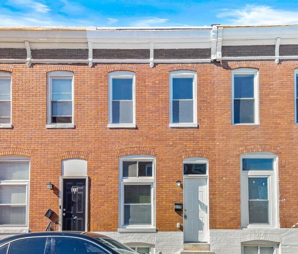 Primary Photo - 818 N Rose St
