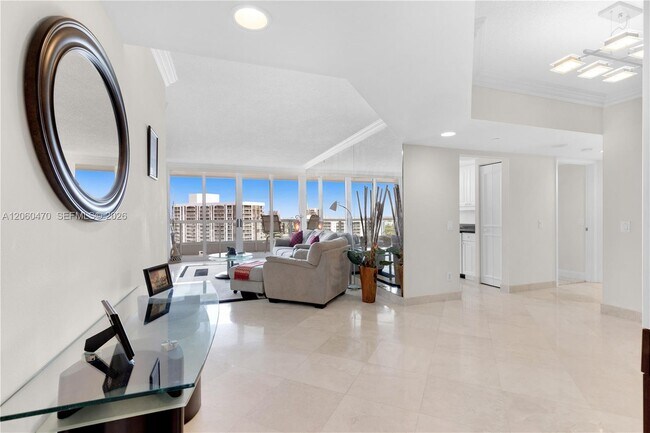 Foto del edificio - 21055 Yacht Club Dr