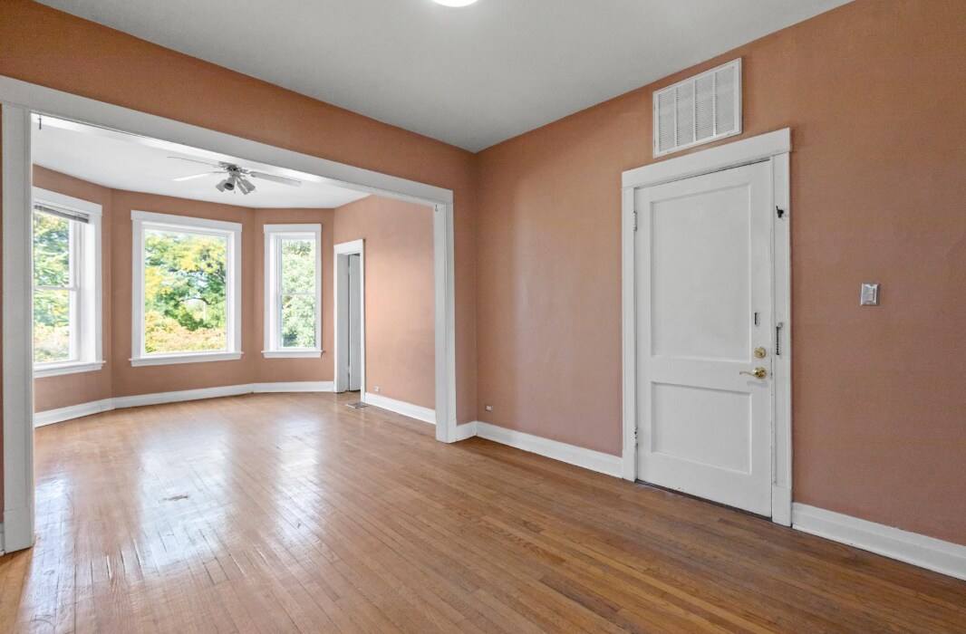 Foto principal - 3145 W Augusta Blvd