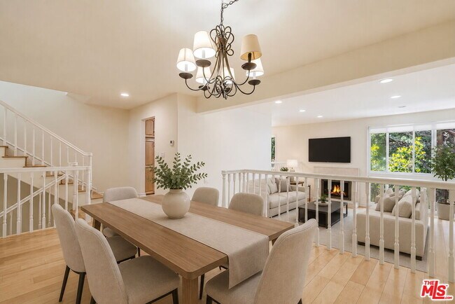 Foto del edificio - 17241 Palisades Cir