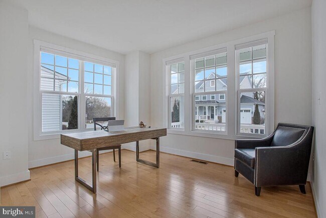 Foto del edificio - 408 Kosmill Dr