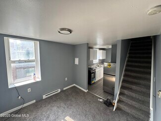 Building Photo - 663 2nd Ave