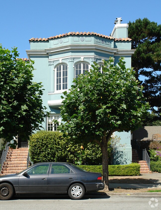 Primary Photo - 125-127 Jordan Ave