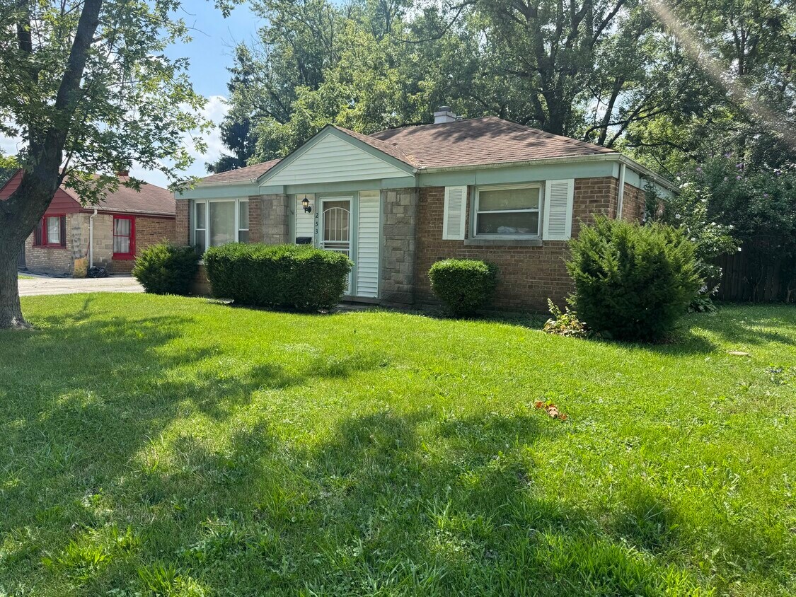 Primary Photo - 253 Mantua St