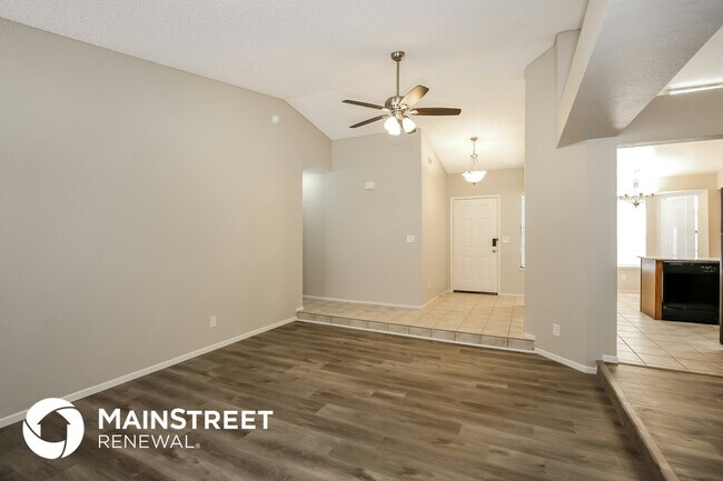 Foto del edificio - 4836 Nestled Grove Dr