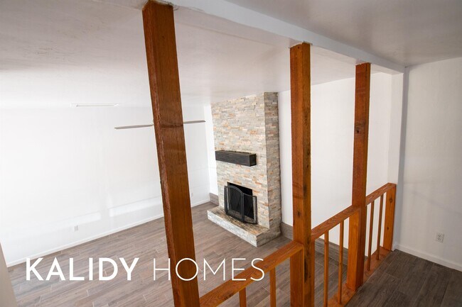 Building Photo - 816 S Santa Fe Dr