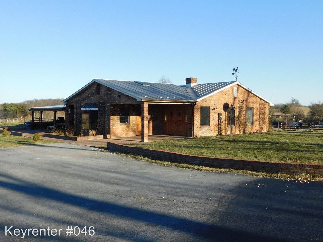 Primary Photo - 3 br, 2 bath House - 1373 Middlebrook Road