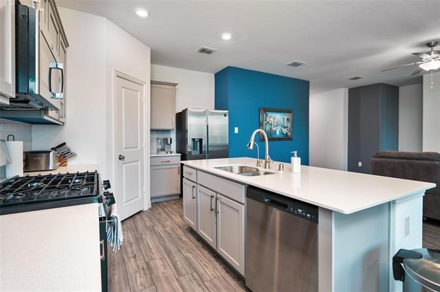 Foto del edificio - 635 Beltrand Ln