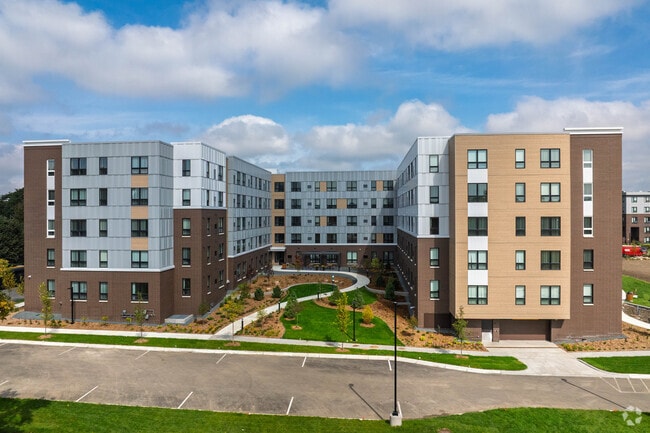 Building Photo - North Creek