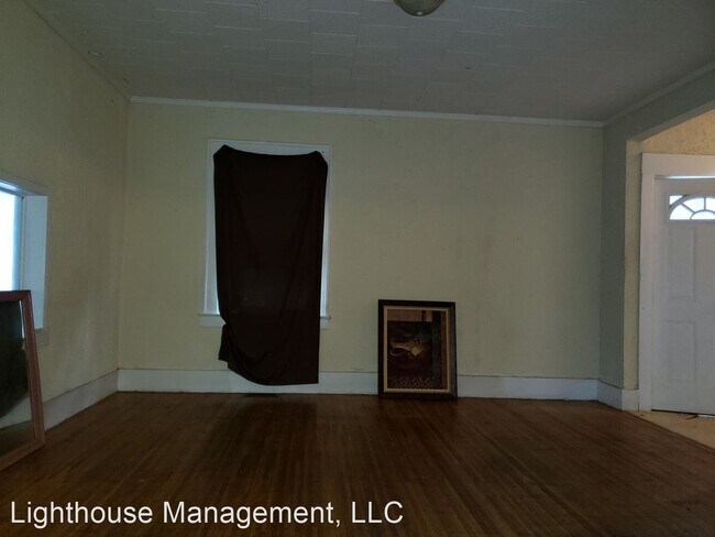 Building Photo - 3 br, 1.5 bath House - 74 Millbank St.