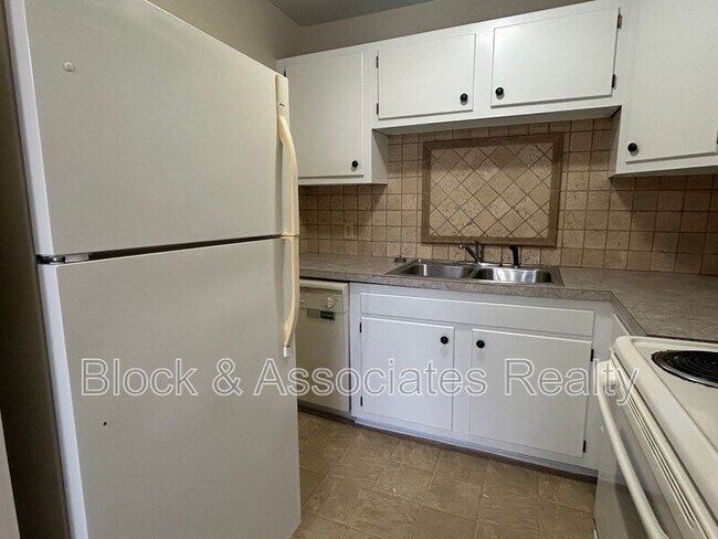 Foto del edificio - 3824 Country Club Rd