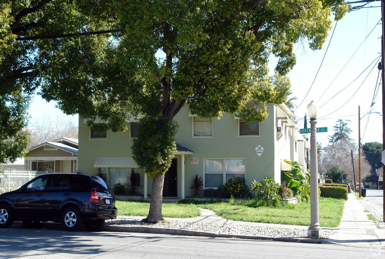 Foto principal - 1507 N Arrowhead Ave
