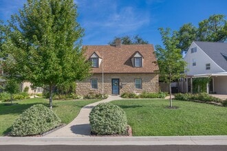 Building Photo - 2500 SW Granthurst Ave