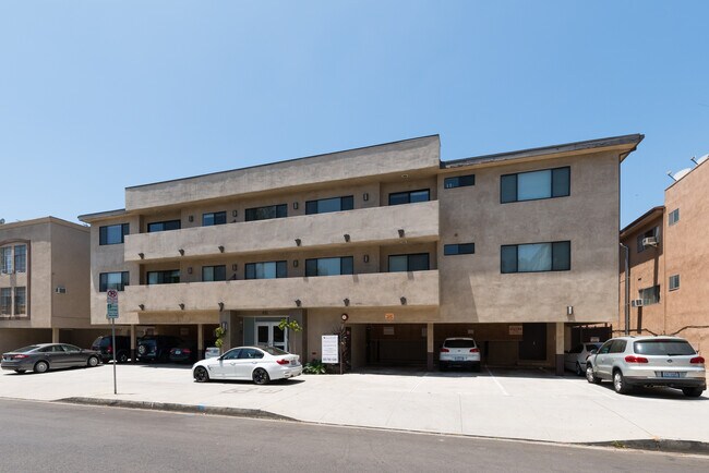 Building Photo - Golden House