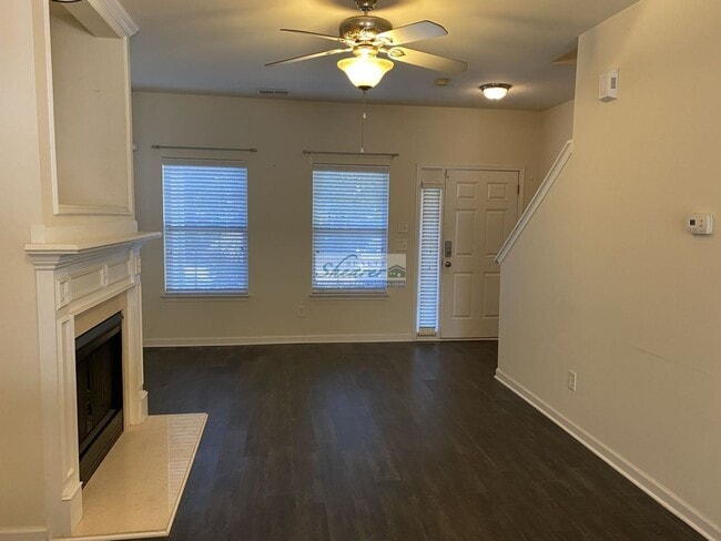Foto del edificio - 2 Bed, 2.5 Bath Townhome in East Charlotte