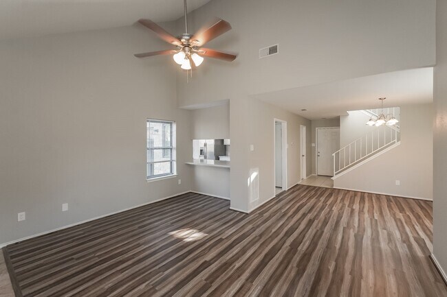 Foto del edificio - 6915 Eagle Ridge Dr