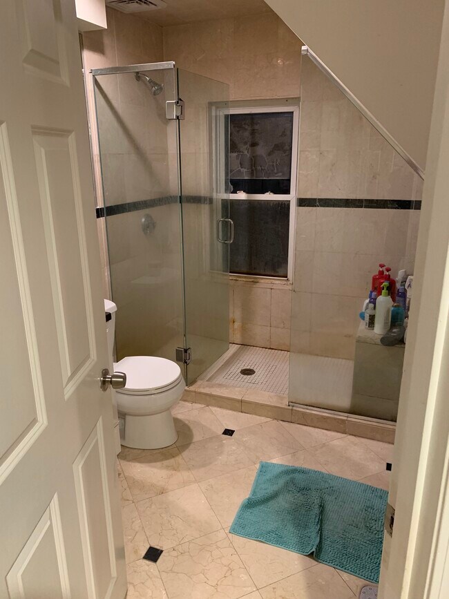 Bath in master suite - 156 Powder House Blvd